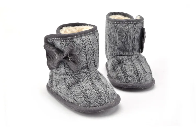 Бархатная теплая обувь для новорожденных; зимние ботинки для маленьких девочек на мягкой нескользящей подошве; зимние ботинки для малышей; обувь для малышей