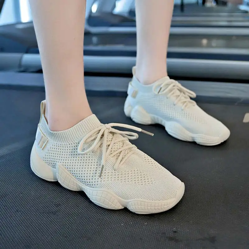 Beige Женская обувь из сетчатой ткани; сезон весна; коллекция года; Модные женские дышащие кроссовки; женская повседневная обувь со шнуровкой из эластичной ткани на плоской платформе; Вулканизированная обувь - Цвет: Beige