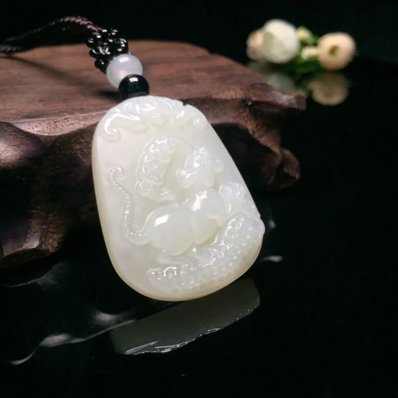 

2018 Time-limited Top Fashion Buda Popsocket Druzy Yu Xuan, Hotan Born Year Of The Rat Brand Is A Benmingnian Necklace Pendant
