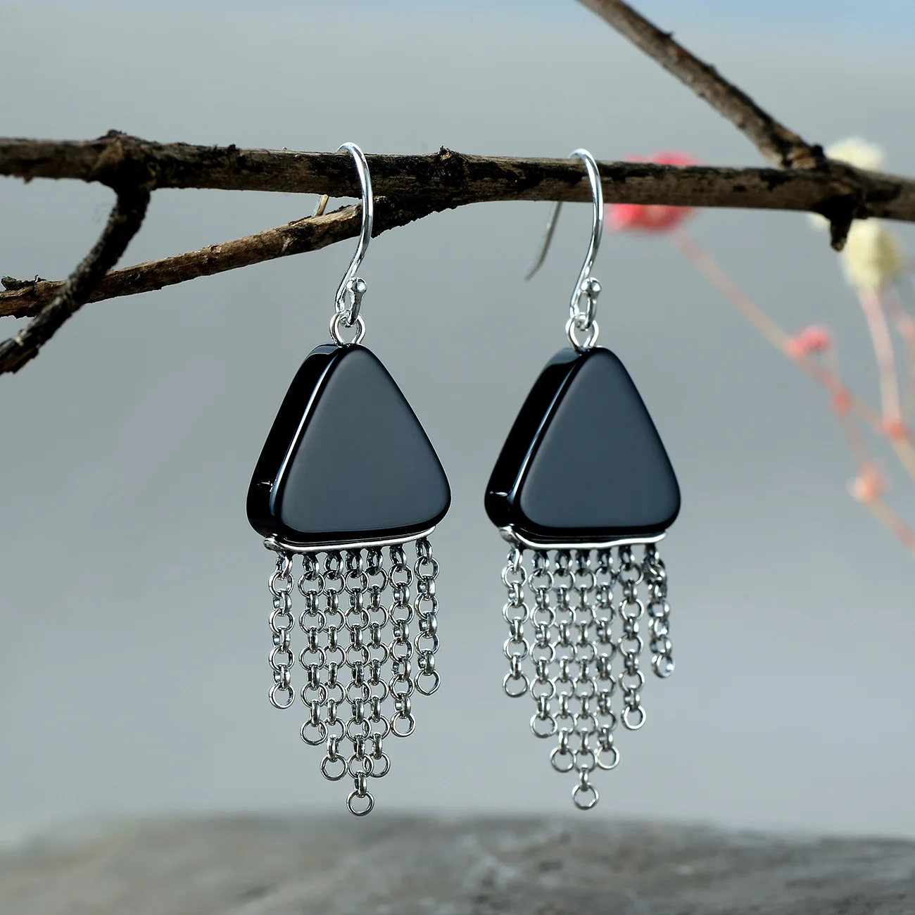 S925 Silver Earring personalized retro wind triangle Black Agate tassel earphone female long silver fashion earrings цена S925 Silver Earring personalized retro wind triangle Black Agate tassel earphone female long silver fashion earrings цены онлайн