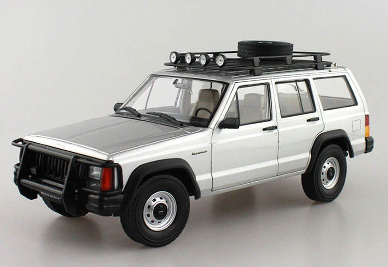 1:18 литая под давлением модель для Jeep Cherokee 2500 серебристый внедорожный игрушечный