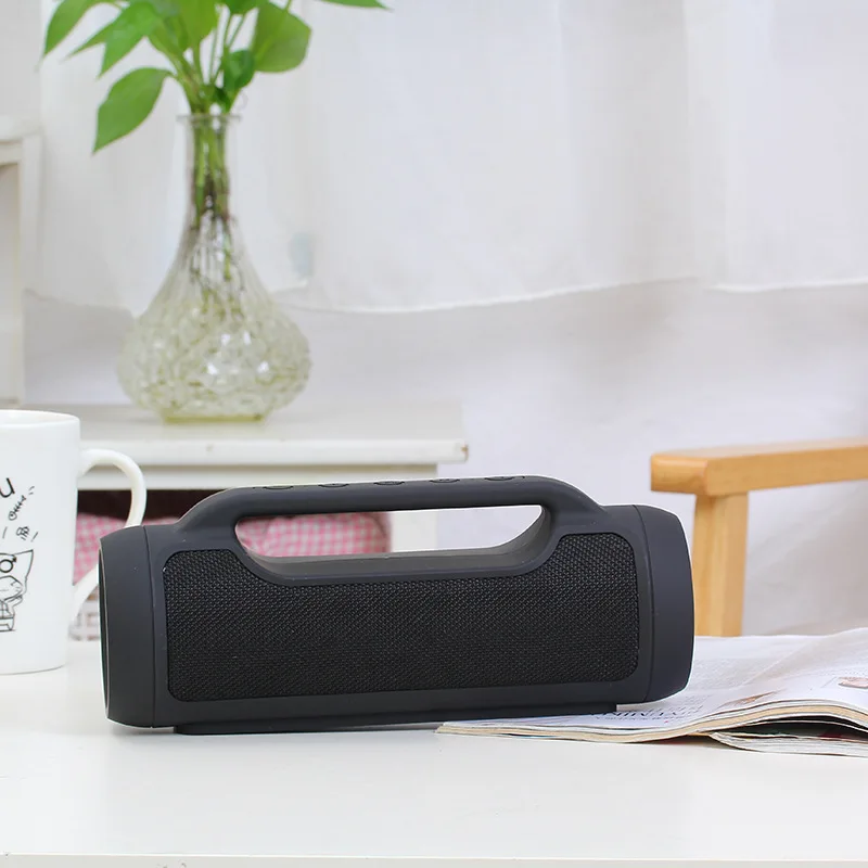 Portable wireless Bluetooth speaker multifunctional outdoor subwoofer Bluetooth speakers stereo FM TF smart Bluetooth speakers