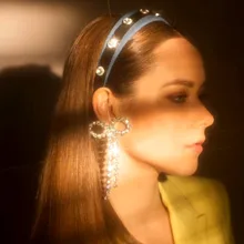 Новые блестящие стразы, серьги-гвоздики в форме банта для женщин, модные аксессуары, изысканные женские массивные серьги, ювелирные изделия