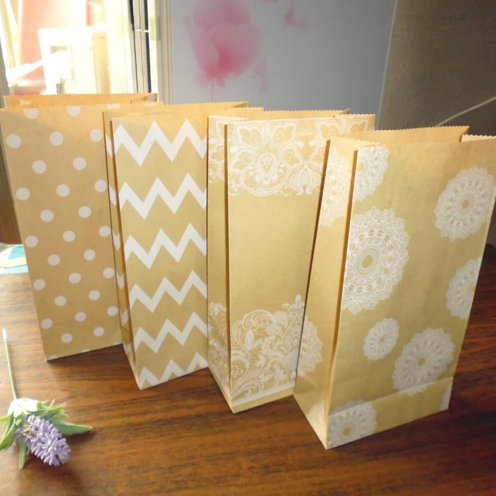 

10pcs/lot 3 styles Wavy shape lace Kraft paper packaging bag paper cookie bags pouches wrappers cupcake candy bag gift bag