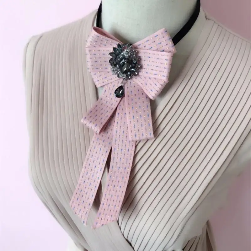 2018 Donne di lusso Office Lady Wedding Party Club Colletto Della Camicia Cravatta Cravatta Accessori Moda Nappe Di Cristallo del Rhinestone Papillon