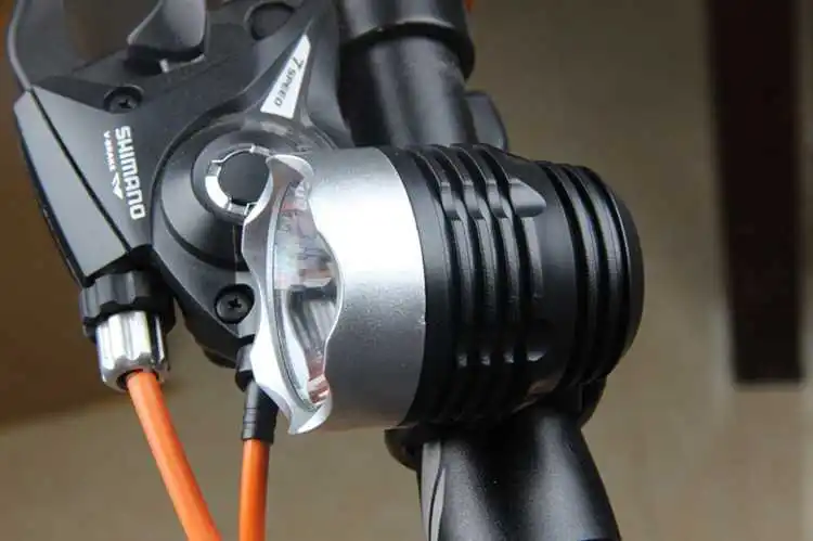 

Cycling Q5 LED 3 Modes Front Light Headlamp Headlight Torch Waterproof for Mountain Road Bike 4 Colors Bicycle light