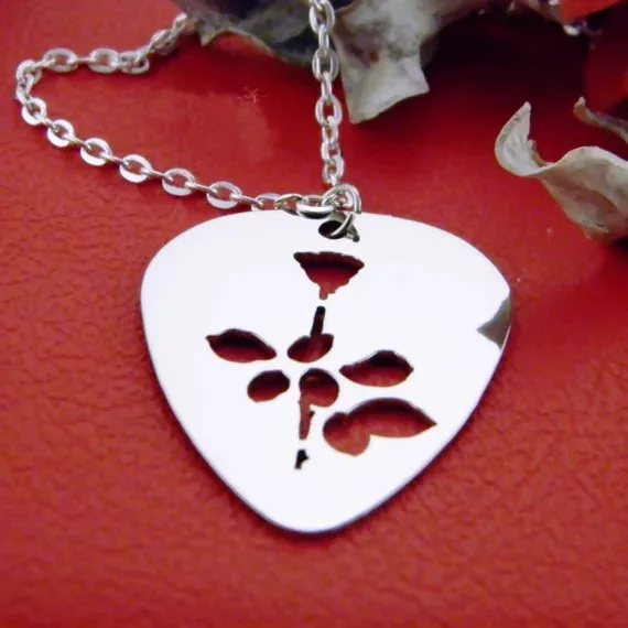 Elegant-Flower-Pendant-Necklace-Simple-High-Quality-Stainless-Steel-Jewelry-Necklaces-for-Men-And-Women-YP3939 (1)