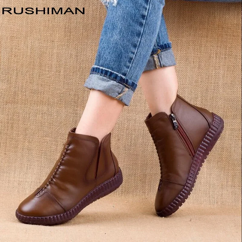 Baratos 2019 invierno botas de tobillo de cuero genuino hechas a mano señora suave zapatos planos cómodos mocasines casuales botas de tobillo con cremallera lateral 35 43