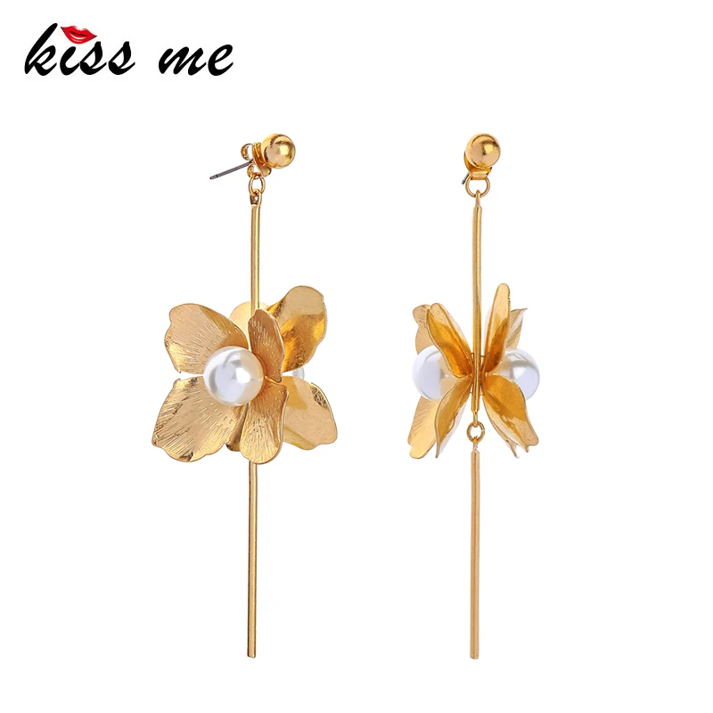 

KISS ME Gold Color Flower Earrings Personalized Fashion Imitation Pearl Earrings for Women Fashon Accessories