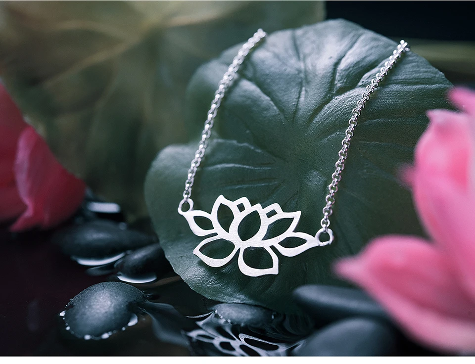 LFJG0009-Hollow-out-Lotus-Flower-Bracelet_05