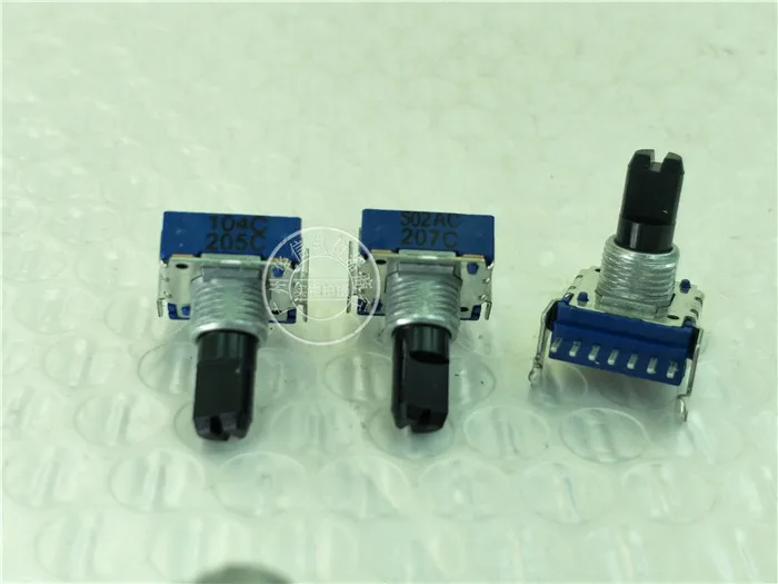 

Original new 100% Japan import 142 TYPE horizontal double potentiometer AC5K midpoint C100K 7pin shank length 15MMF (SWITCH)