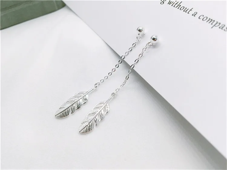 Горячая 925 стерлингового серебра в Корейском стиле симпатичные, с перьями длинные серьги темперамент простой личность короткая заметка серьги