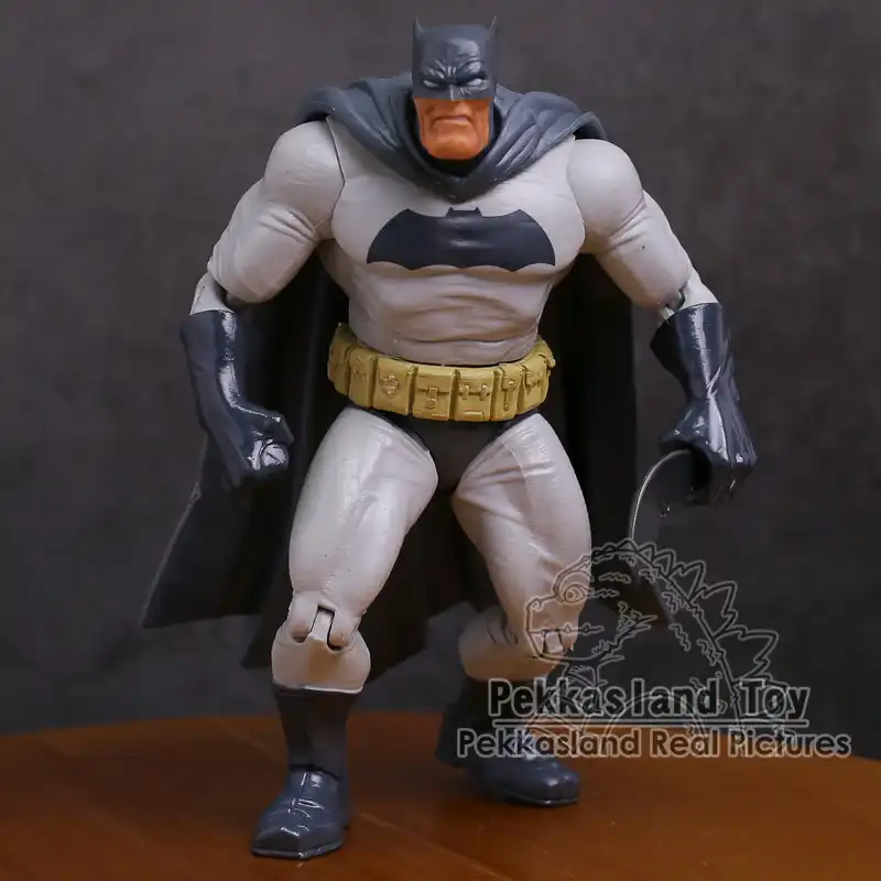 batman and superman figures