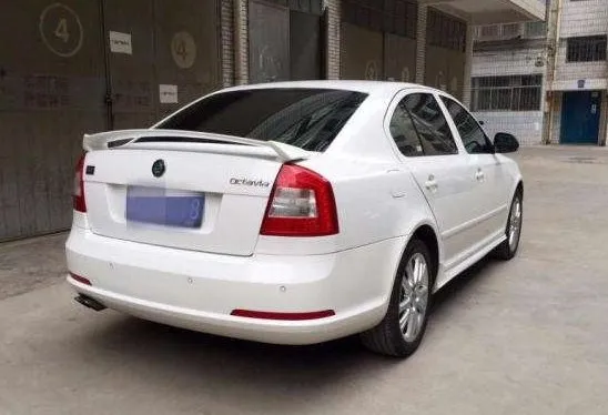 Фиксированная штамповочная установка для 2006- SKODA Octavia задний багажник крылья спойлер Белый Черный праймер