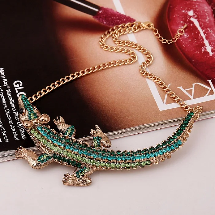LZHLQ барокко Полный Стразы ожерелье роскошный крокодил массивные подвески для женщин индивидуальный стиль форма леопарда ожерелье s - Окраска металла: Green