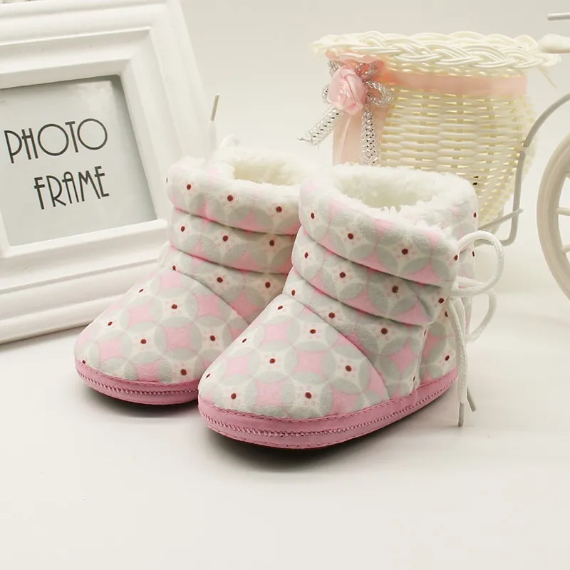 Зимние милые модные ботинки для новорожденных девочек; 3 цвета; милые теплые детские ботинки из кашемира