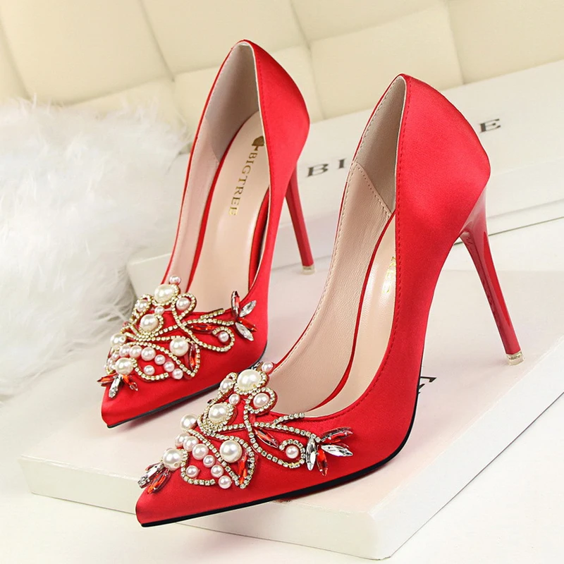 

Retro Europe and America sexy elegant party shoes high heel shallow mouth pointed satin pearl rhinestone shoes
