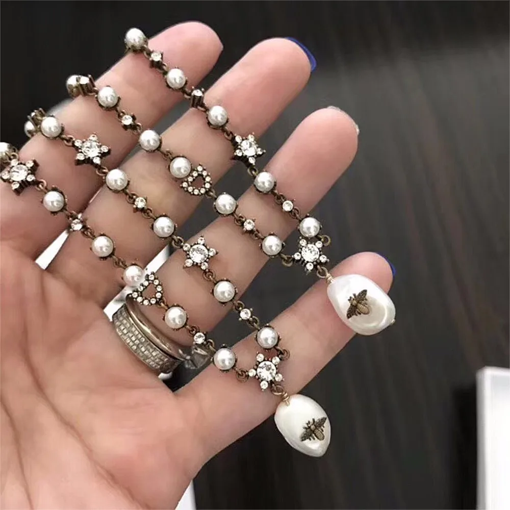 

Choker Fashion Vintage Letters Necklace With Pearl For Women Grils Wedding Birthdaty Party Gift