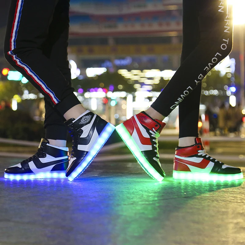 حجم 33-42 الاطفال Led Usb شحن متوهجة رياضية الأطفال مضيئة الأحذية للفتيات الفتيان الرجال النساء تزلج الأحذية تضيء أحذية