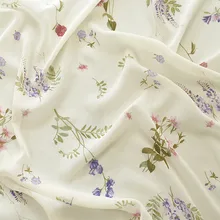 Шелк шифоновая ткань креп Весна/Лето ткань Ситцевая Бежевый фон небольшой цветочный мягкая одежда