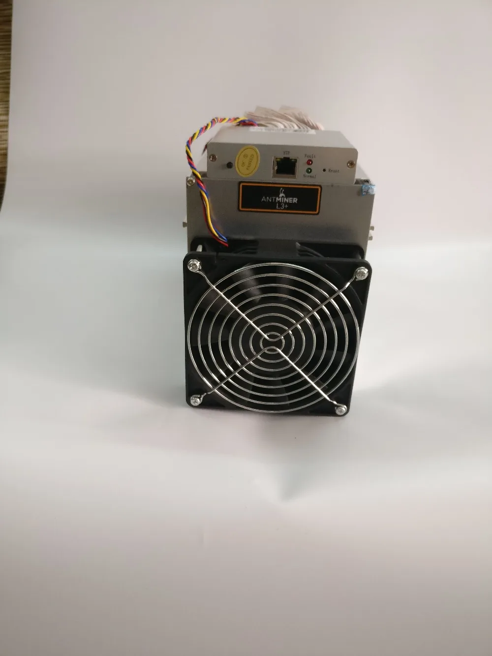 Top YUNHUI Used ANTMINER L3+ LTC 504M scrypt miner LTC Mining Machine 504M 800W on wall Better Than ANTMINER L3 4