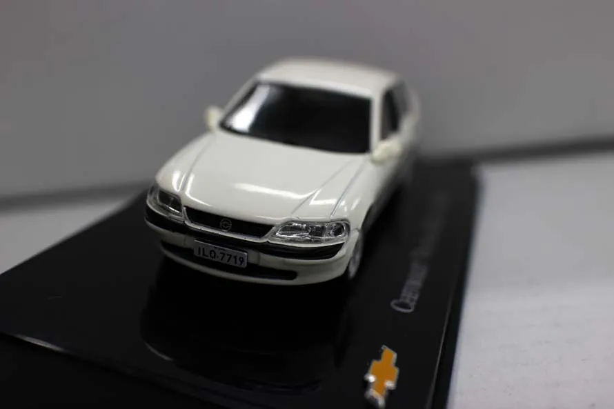 Высокая имитация Chevrolet vectra gls2.2 1998 Модель, 1:43 сплав автомобиля игрушки, металлические литья, Коллекционная модель