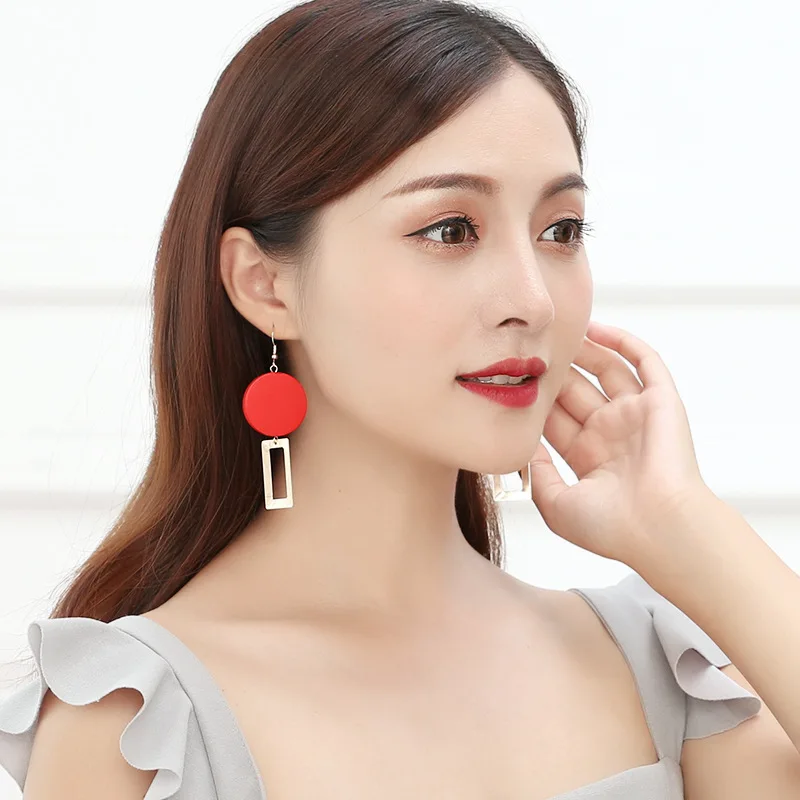 

Euro-American Night Club Wind Earrings Retro Earhooks Red Wood Block Geometric Splicing Individual Delicate Ear Nails
