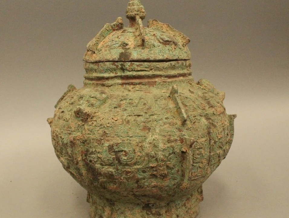 

10" Old China Chinese Dynasty Palace Bronze Beast Handle Vase Pot Jar Crock