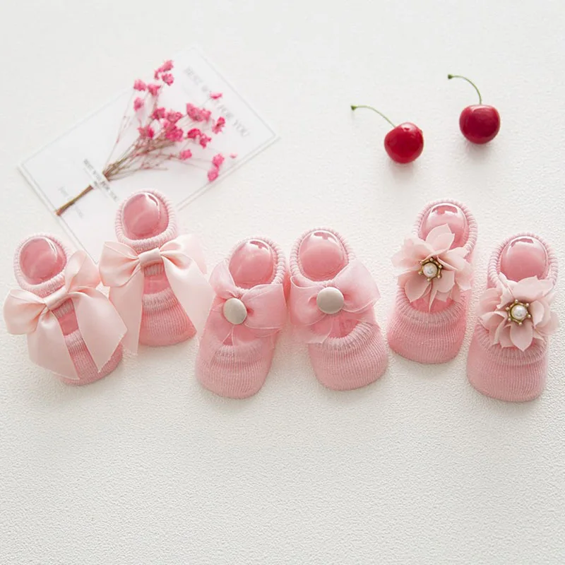 3 пары/партия, носки для новорожденных носки с кружевными цветами для маленьких девочек Теплые хлопковые нескользящие носки-тапочки для малышей Sokken Meia Infantil - Цвет: pink
