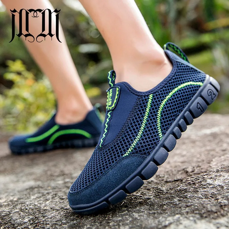 

MUMUELI Plus Large Size Black Red Blue Gray Mesh Fashion Brand Men Shoes Designer High Quality 2019 Summer Luxury Sneakers 1963