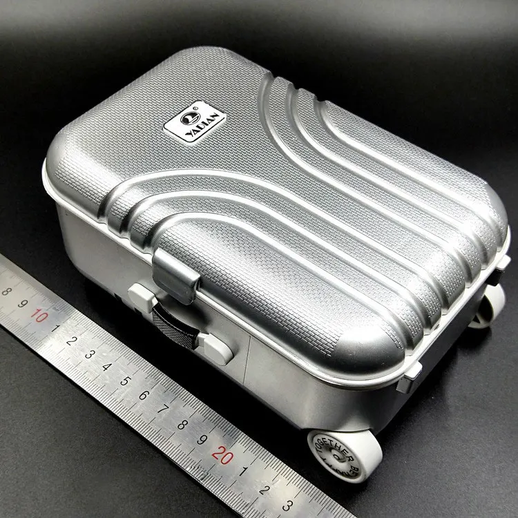 Серебряная изысканная коробка на колесиках с матовой поверхностью для хранения