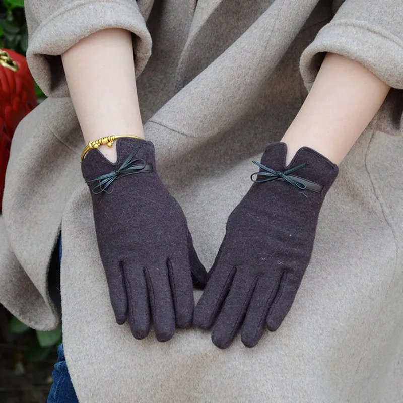 Women touch Mitten Gloves Winter Women Warm Cashmere Full Finger Leather Bow Gloves Wool Embroidery Touch Screen Gloves C23 - Цвет: C22 Dark purple