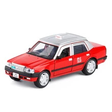 1/32 Toyota Crown HongKong такси литая под давлением модель автомобиля такси игрушки со звуковым освещением Вытяните назад для детей игрушки подарки