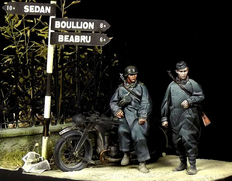 

Resin Kits 1/ 35 German Motorcyclist include 2 soldiers Resin Model DIY TOYS new WWII WW2