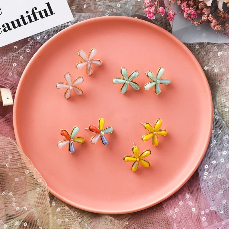 

Korean New Summer Stud Earrings Crystal Flower Earrings Temperament Pendientes Girl Ear Jewelry Accessories Exquisite Brincos