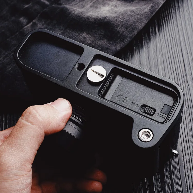 Original Quick Release L Plate / L Bracket Hand Grip Holder Aluminum Base Fit For FUJI X100F FUJIFILM X 100F Original Quick Release L Plate / L Bracket Hand Grip Holder Aluminum Base Fit For FUJI X100F FUJIFILM X 100F