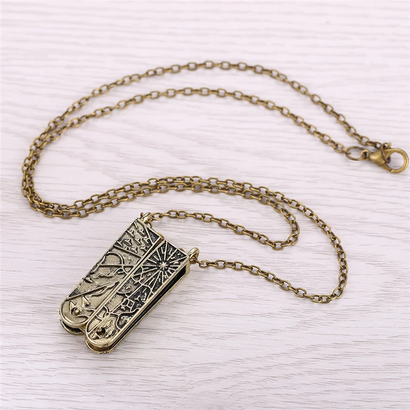 

Vintage Lolita Charm Necklace Jewelry Grimm Key Women Men Bronze Key Pendant Necklace Accessories