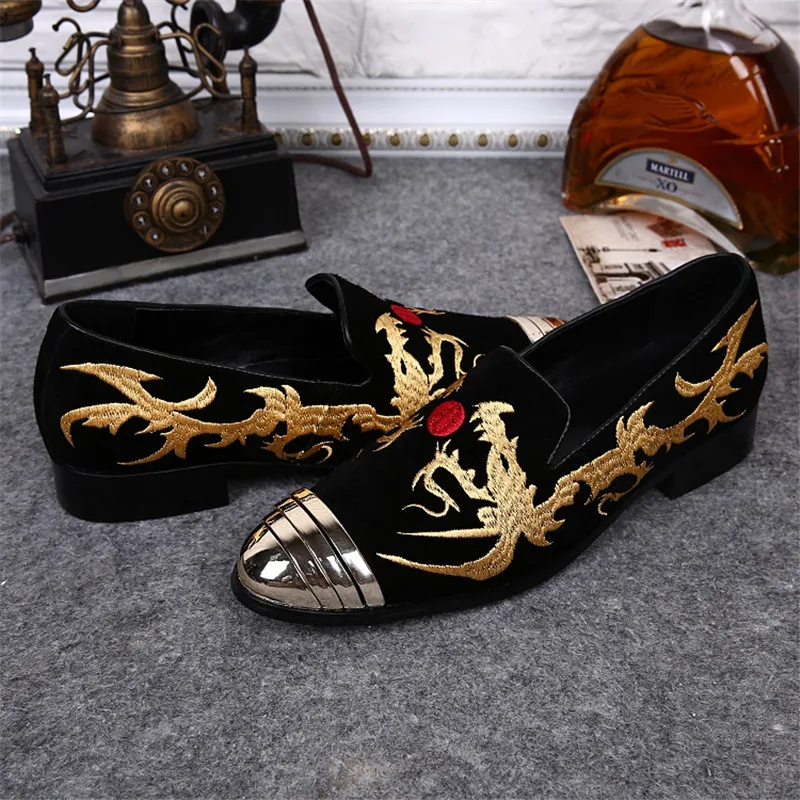 

Black Color Gold Embroidery Pattern Men Loafers Metal Pointed Toe Wedding Party Banquet Loafer Men Dress Shoes Slip on Men Flats