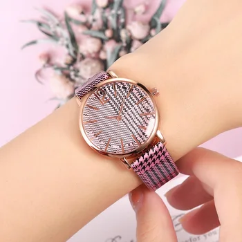 

2019 Hot Fashion Plaid Design Ladies Fashion Watch Large Digital Easy To Read Quartz Watch