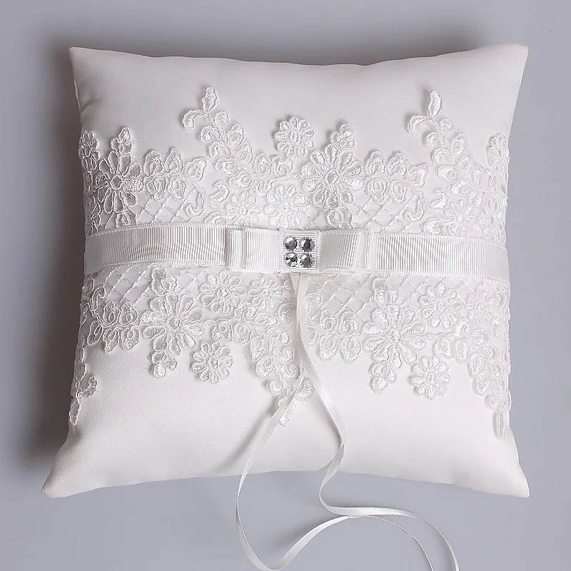 

Vintage Satin Lace Flower Bride Wedding Ring Pillow Rhinestone Decor Ring Bearer Holder Party Decoration 21*21 Cm Beige