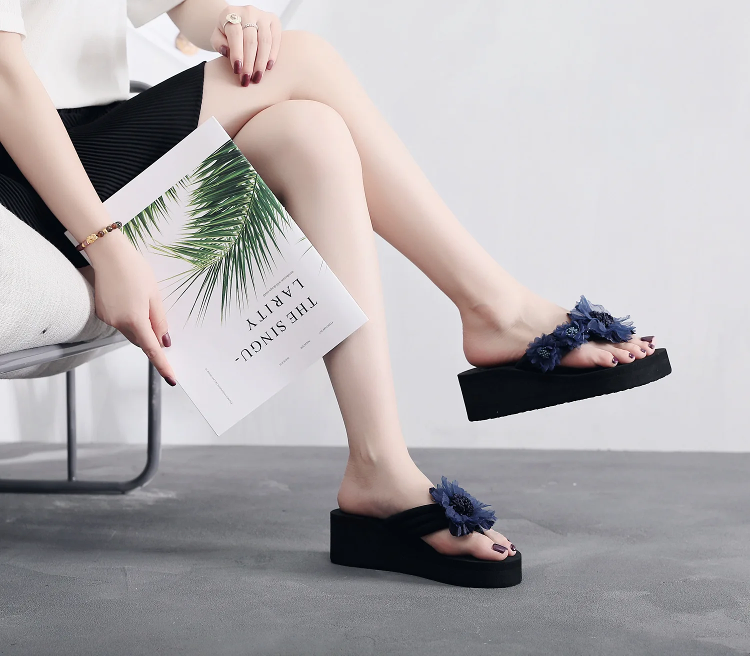 Летние вьетнамки в богемном стиле; красивые домашние тапочки с нескользящей подошвой; износостойкие сандалии; коллекция года; женская обувь