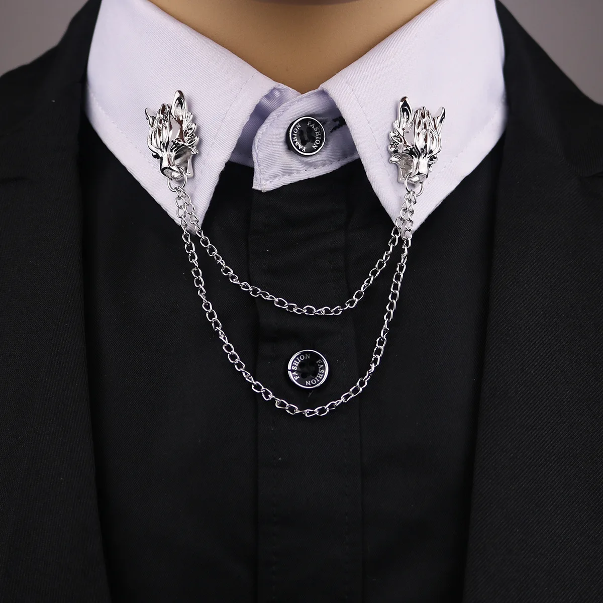 Personality Fashion Alloy Wolf Brooch Pin Clothing Shirt Collar Lapel Pins Metal Long Chain Tassel Brooches Gift for Men Jewelry