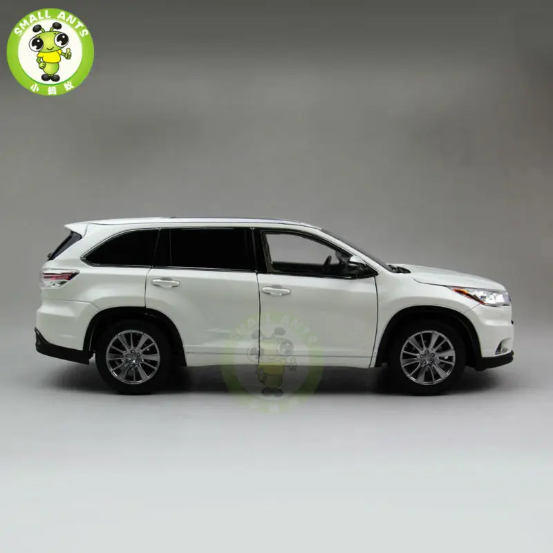 1:18 Highlander литая под давлением модель автомобиля SUV белого цвета