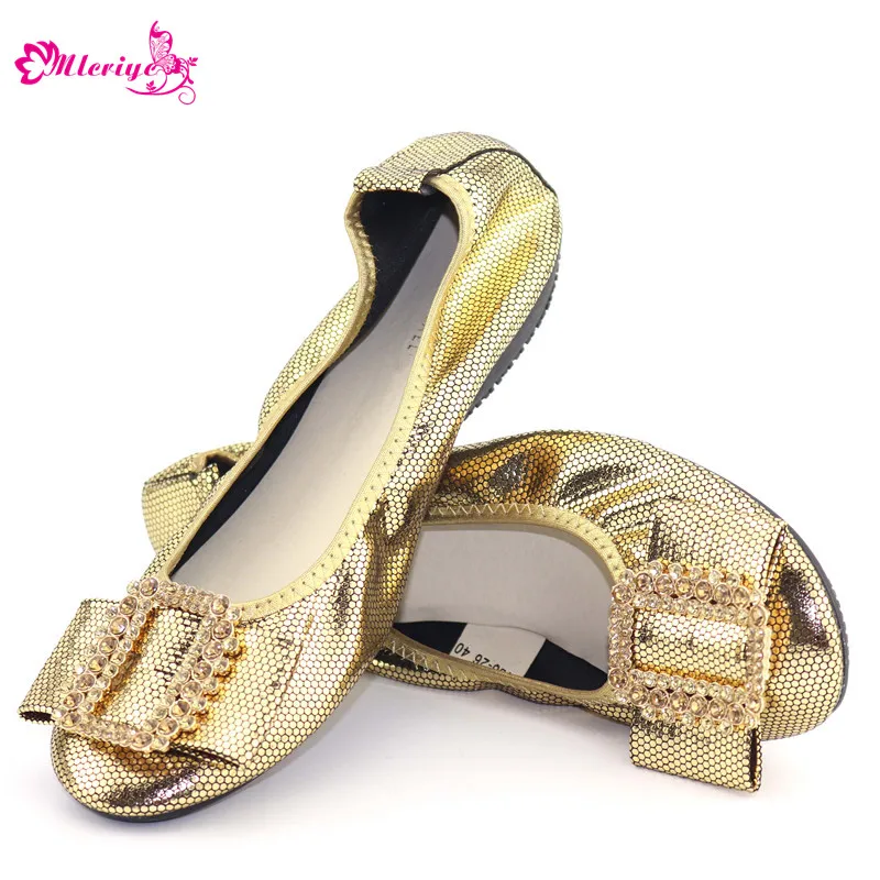 

Shallow Boat Shoe Italian Fashion Designer Shoe With Shiny Crystal Leather Butterfly Applique Good Quality Shoe Not Matching Bag