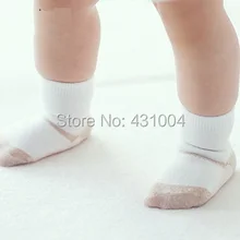 2 par/lote Calcetines Del algodón Del Bebé zapatos de Interior infantil lindo cómodo calcetín Recién nacido Calcetines antideslizantes calcetín de los niños