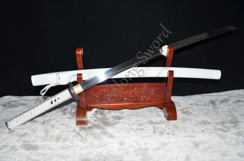 

1095 HIGH CARBON STEEL JAPANESE SAMURAI SWORD HARD WOOD SCABBARD FULL TANG BATTLE READY WHITE SAYA DRAGON ENGRAVED
