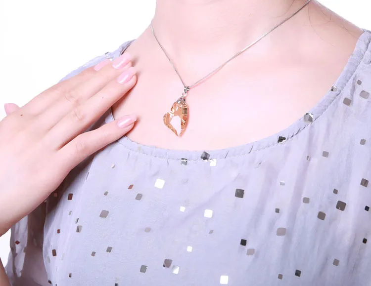 2328467696_1706999782