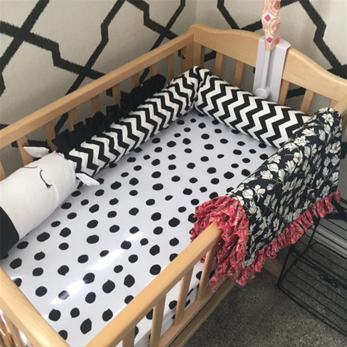 

Baby Crib Infant Cot Bumper Breathable Mesh Pillow Cotton Cushion Kids Bed Nursery Crib Bumper Sets Bed Around Protector