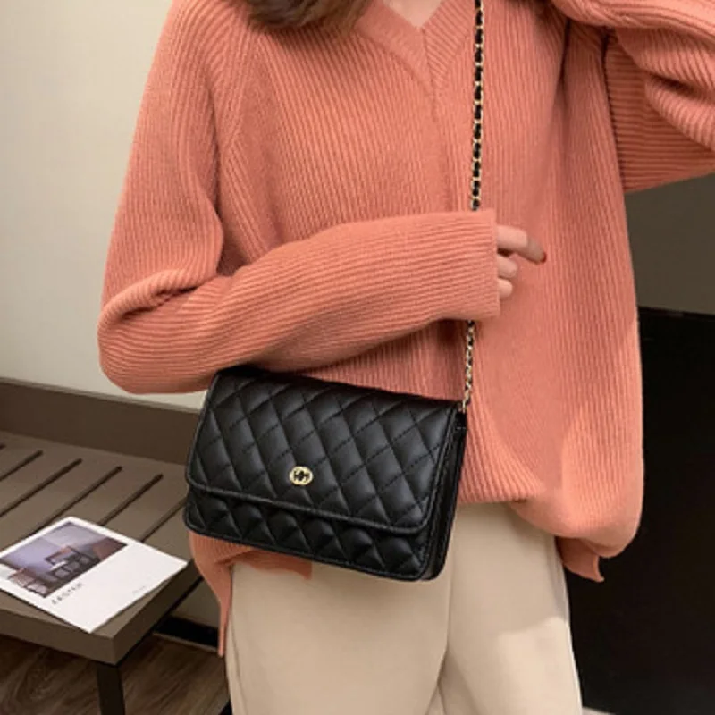 

New spring texture rhombic bag female 2019 new wave Korean version of the wild Messenger bag