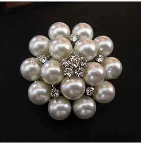 

RB026 Silver Plated Pearl Rhinestone Brooch 35mm